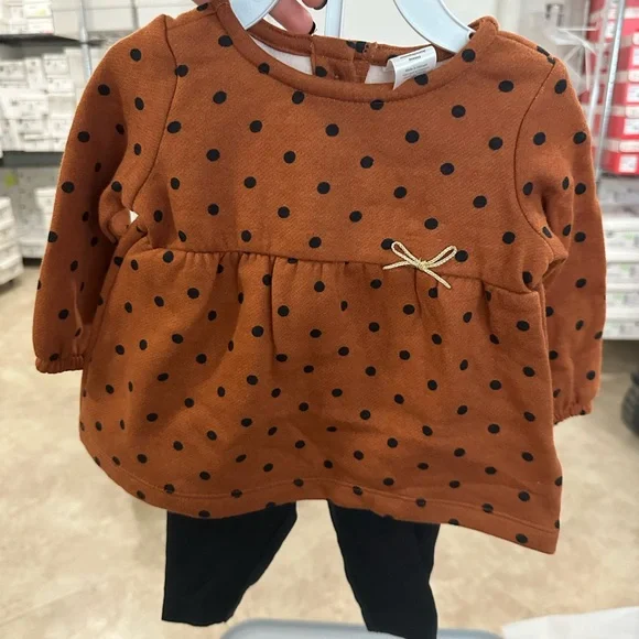 0437 NWT Carter's Baby Girl 2-piece Brown Set with Black Polka Dots - Picture 2 of 4